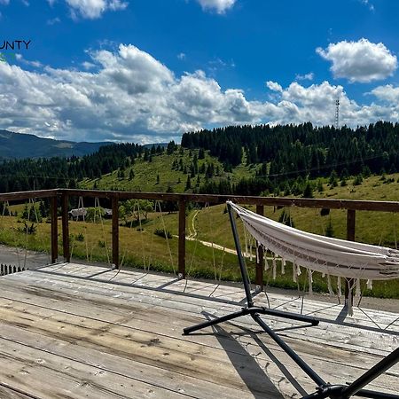 Mounty Nest Fundata Bagian luar foto