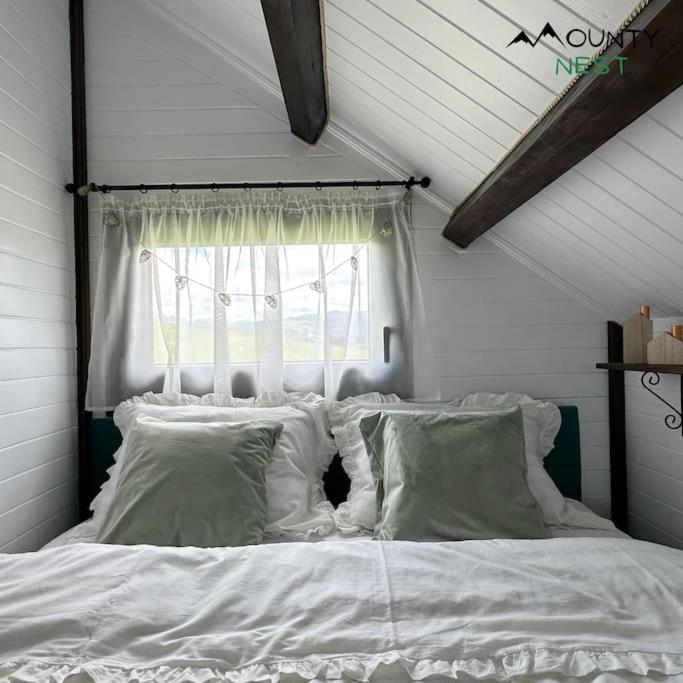 Mounty Nest Fundata Bagian luar foto